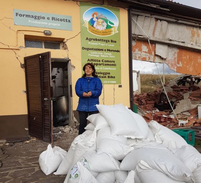 Contributo a Sara Coccia per la ricostruzione a <br />
Castelluccio di Norcia del punto vendita/didattico